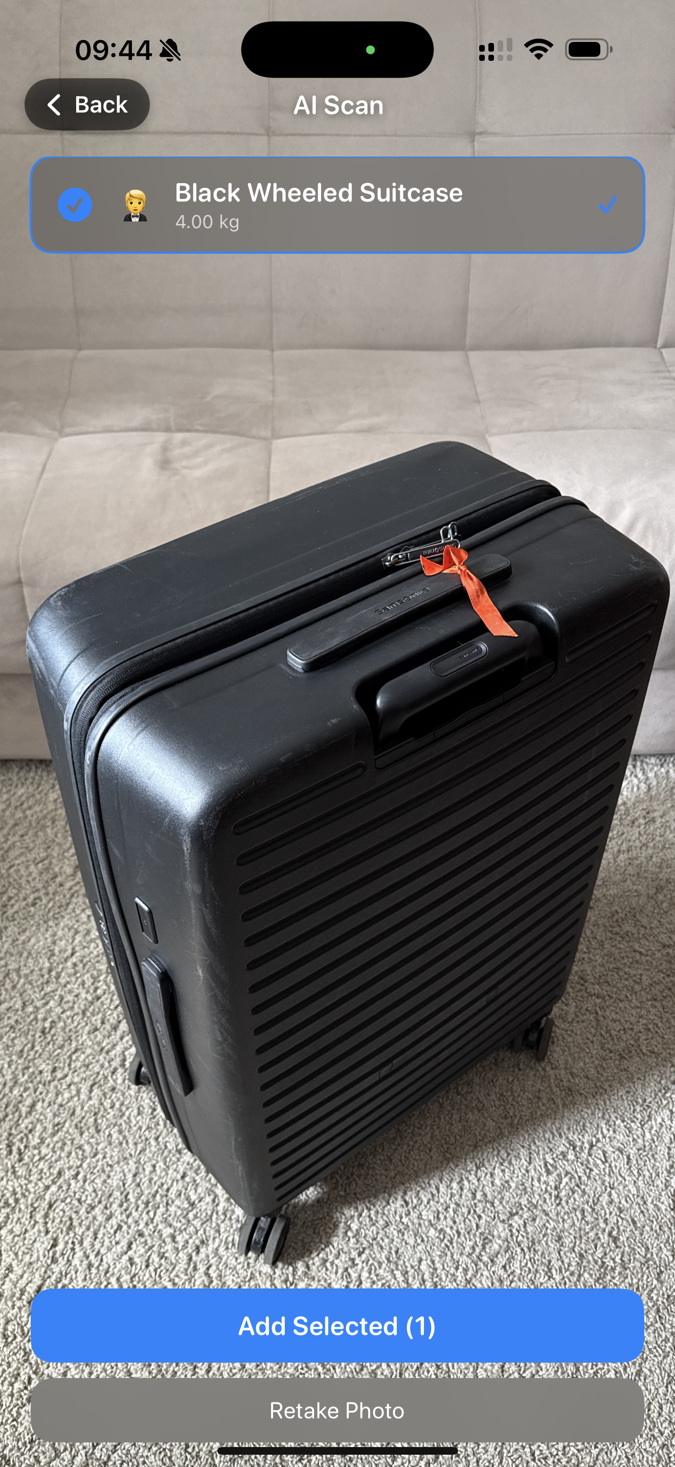 AI scanning Black Hardshell Suitcase — 4.5 kg